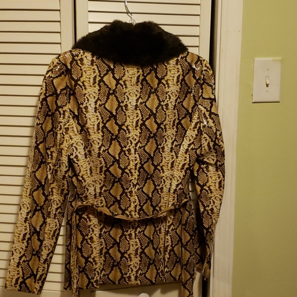 Jacket - Picture 2 of 3